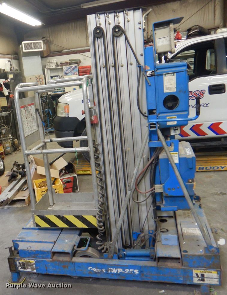 image for item JF9105 Genie IWP-25S  vertical lift