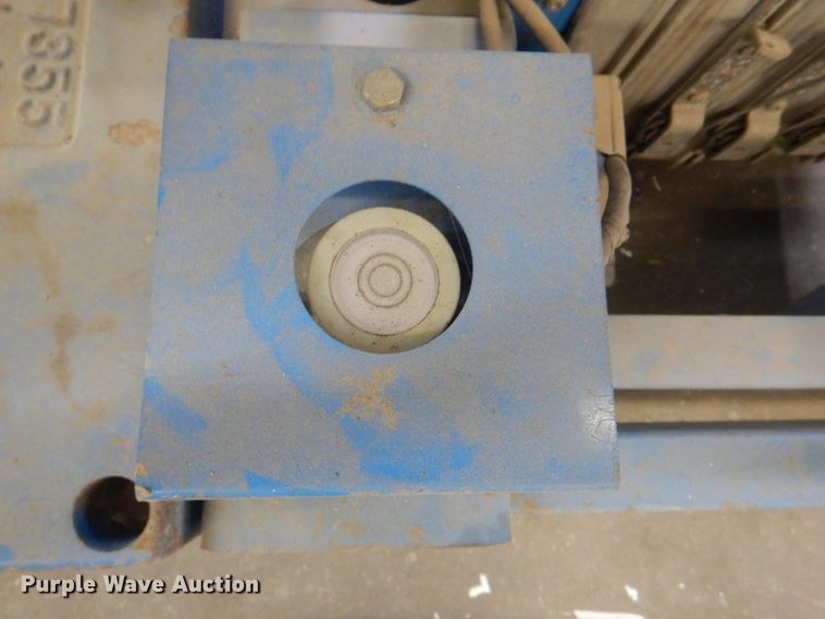 image for item JF9105 Genie IWP-25S  vertical lift