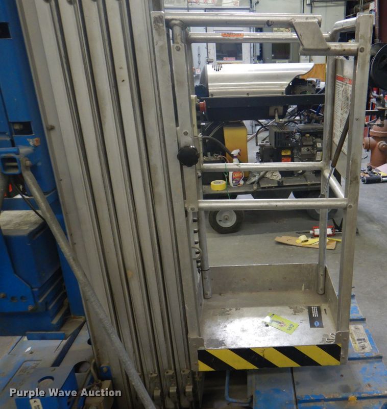 image for item JF9105 Genie IWP-25S  vertical lift