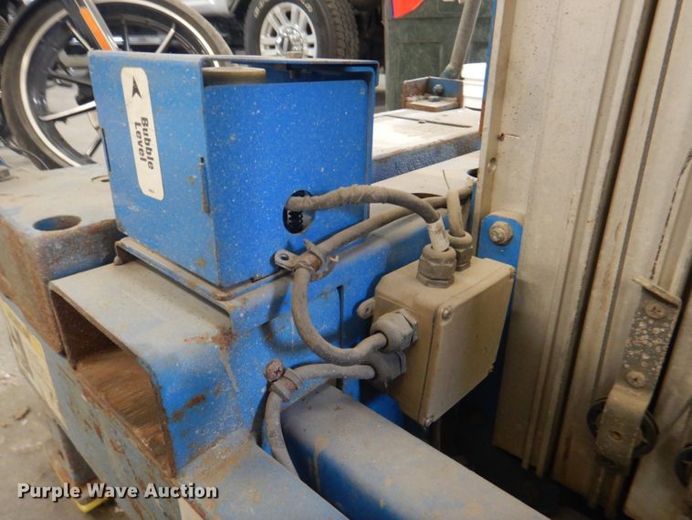 image for item JF9105 Genie IWP-25S  vertical lift