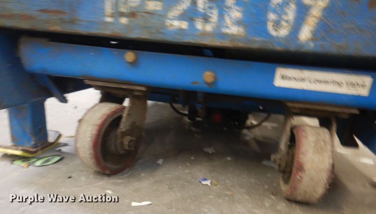 image for item JF9105 Genie IWP-25S  vertical lift