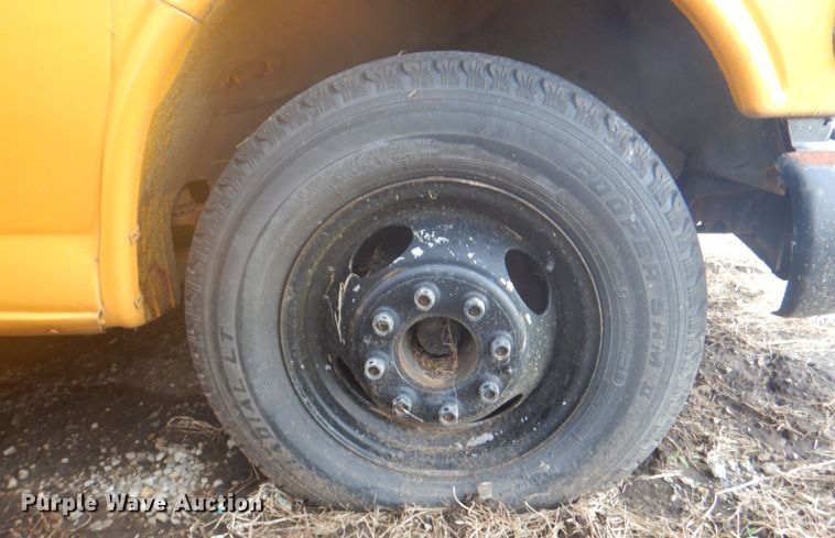 image for item JF9106 1999 GMC 3500  school bus