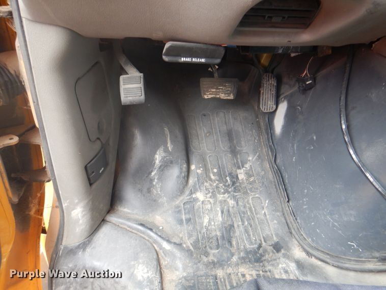 image for item JF9106 1999 GMC 3500  school bus