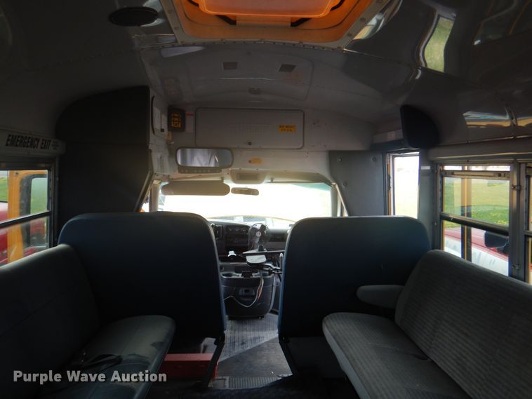 image for item JF9106 1999 GMC 3500  school bus