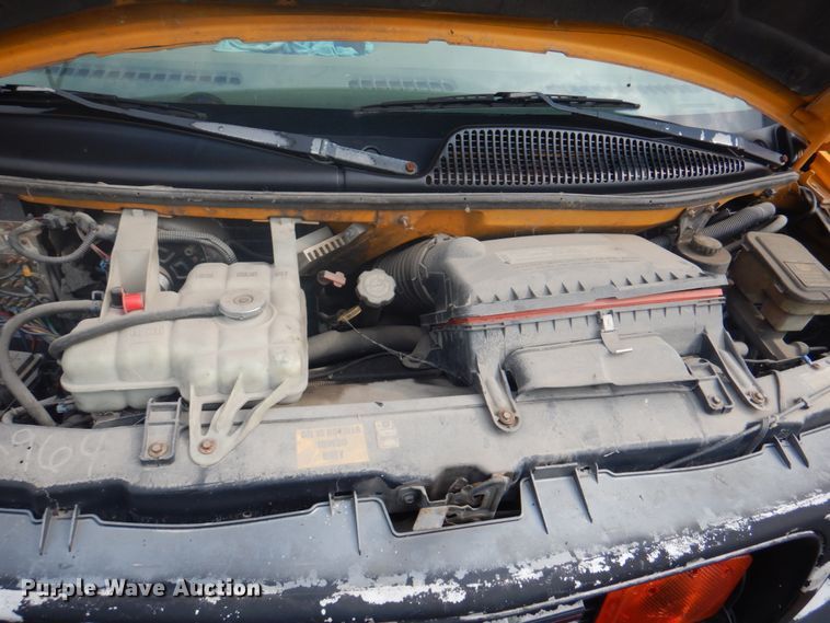 image for item JF9106 1999 GMC 3500  school bus