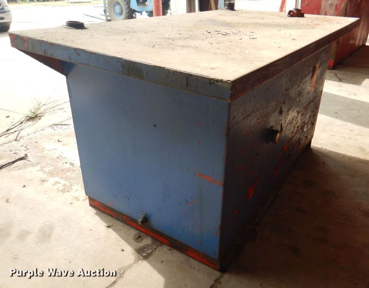 image for item JF9126 Bench oil tank