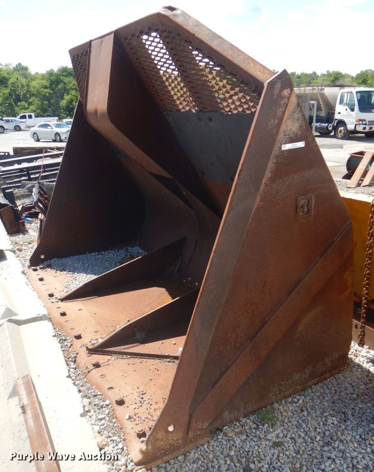 image for item JF9134 EB  131"W loader bucket