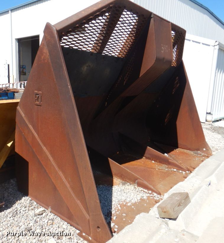 image for item JF9134 EB  131"W loader bucket