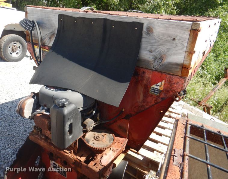 image for item JF9135 Fertilizer spreader