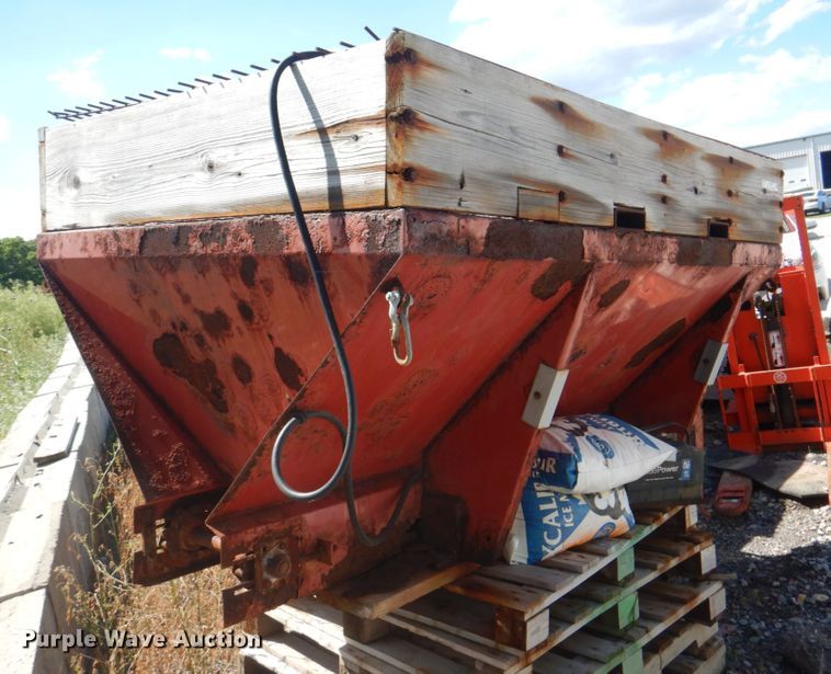 image for item JF9135 Fertilizer spreader