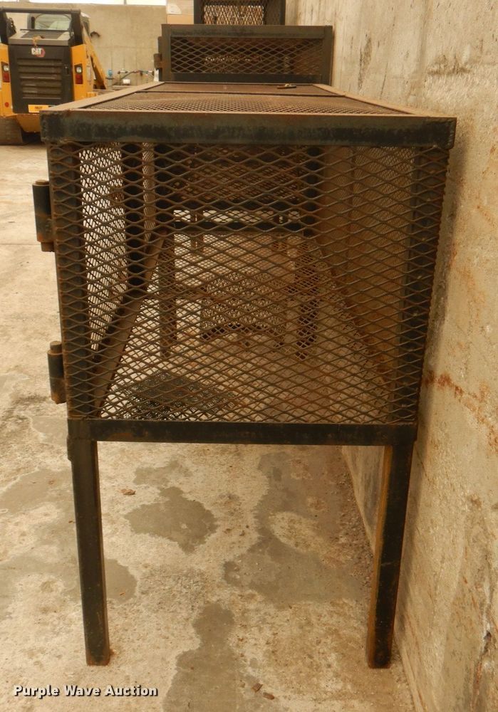 image for item JF9138 (3) metal cages