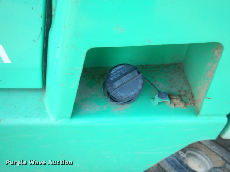 image for item JY9803 Mitsubishi FG40K-LP  forklift