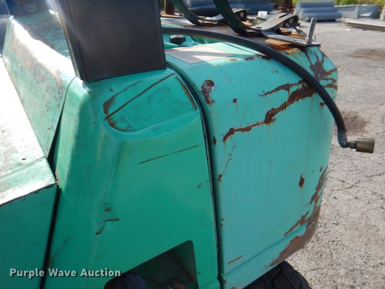 image for item JY9803 Mitsubishi FG40K-LP  forklift