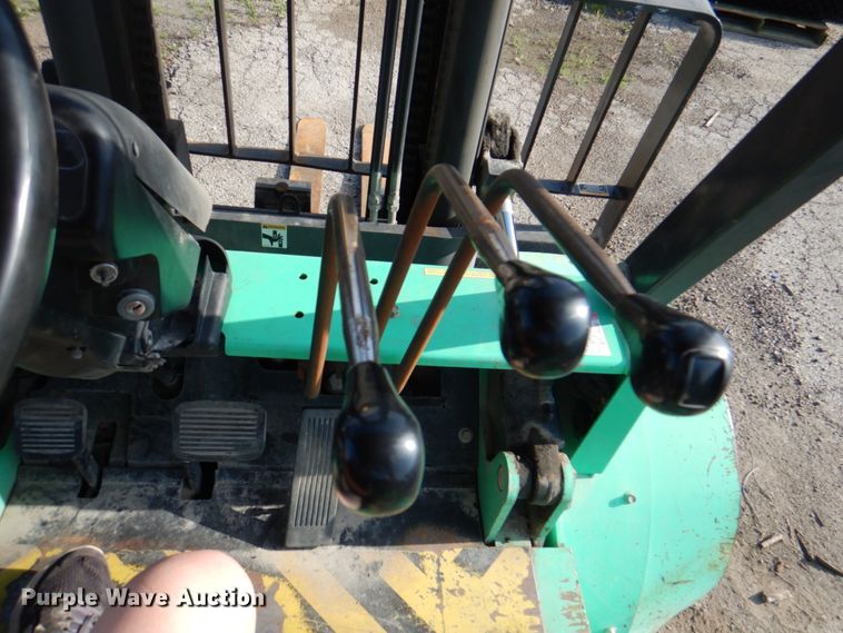 image for item JY9803 Mitsubishi FG40K-LP  forklift