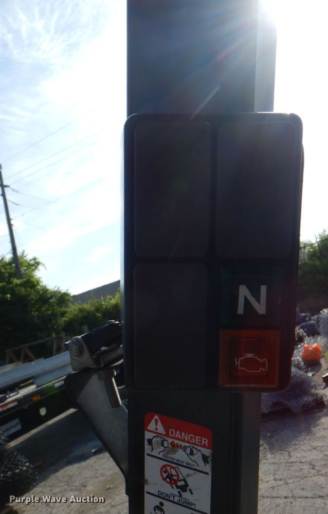 image for item JY9803 Mitsubishi FG40K-LP  forklift