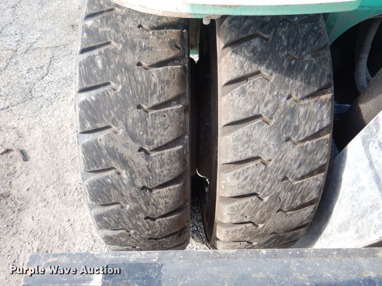 image for item JY9803 Mitsubishi FG40K-LP  forklift