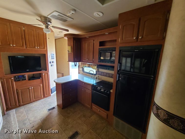 image for item L1332 2012 Cedar Creek Silverback  camper