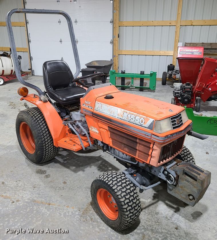 image for item L1346 Kubota B1550 HST  tractor