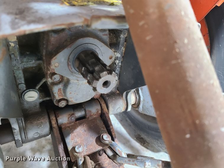 image for item L1346 Kubota B1550 HST  tractor