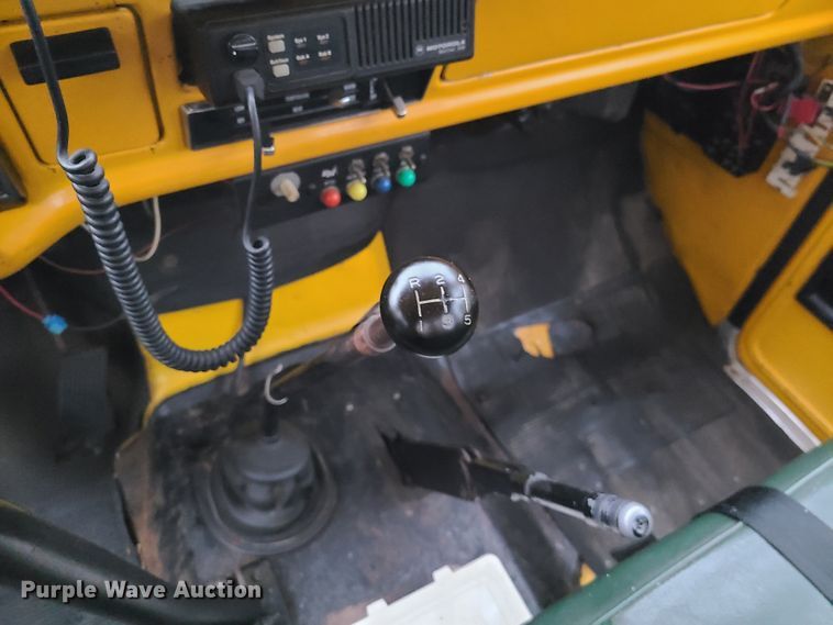 image for item L1347 1977 Ford F600  tow truck