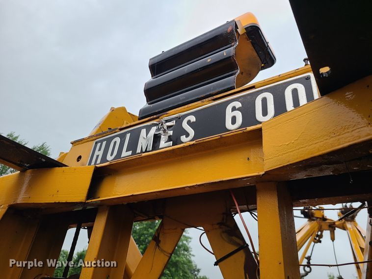 image for item L1347 1977 Ford F600  tow truck