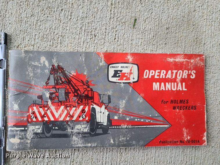 image for item L1347 1977 Ford F600  tow truck