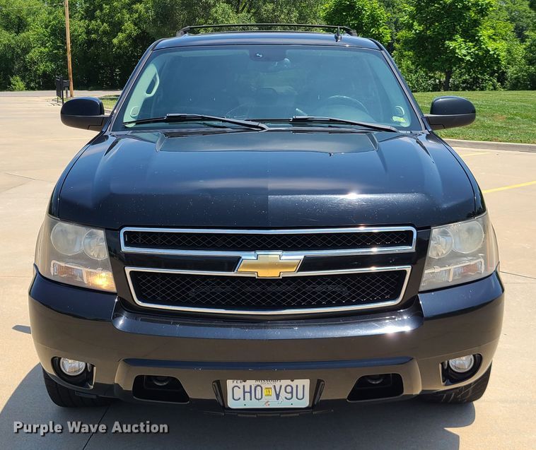 image for item L1385 2007 Chevrolet Suburban  SUV