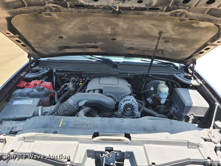 image for item L1385 2007 Chevrolet Suburban  SUV