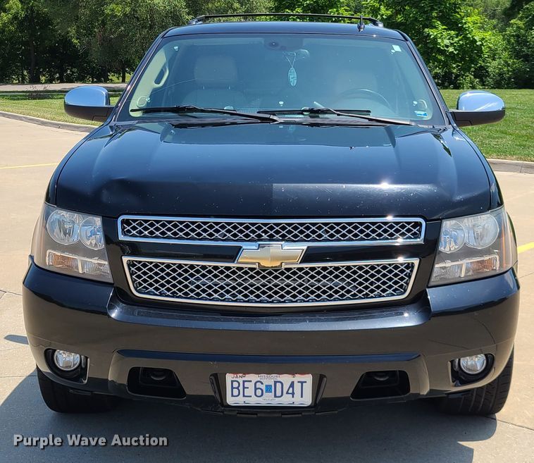 image for item L1386 2008 Chevrolet Suburban  SUV