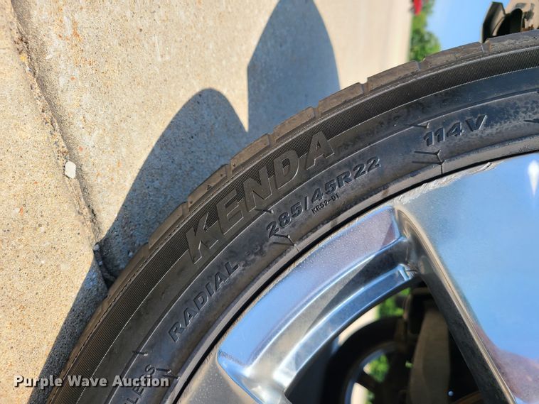 image for item L1386 2008 Chevrolet Suburban  SUV