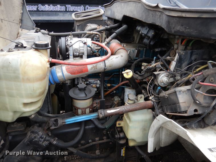 image for item AF9886 2003 International 4400  flatbed truck