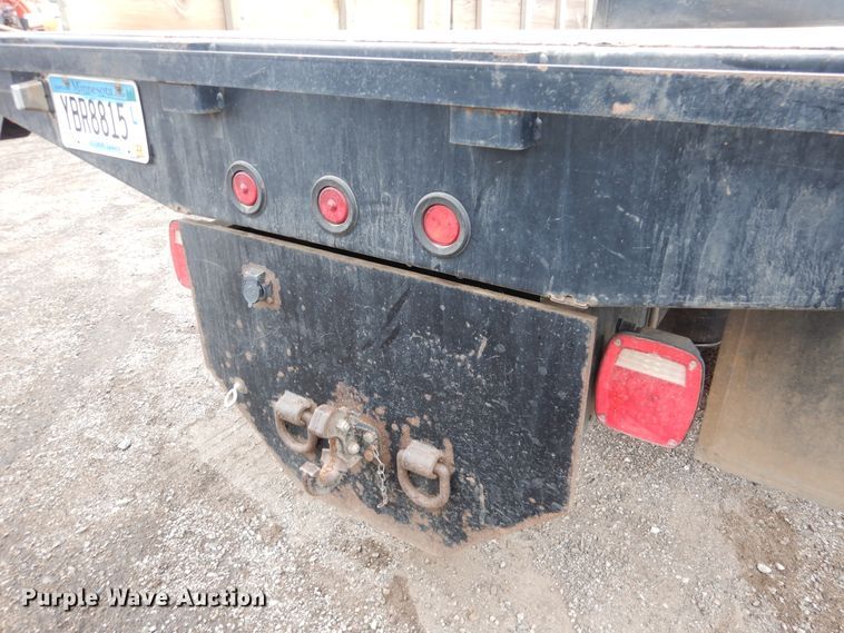 image for item AF9886 2003 International 4400  flatbed truck