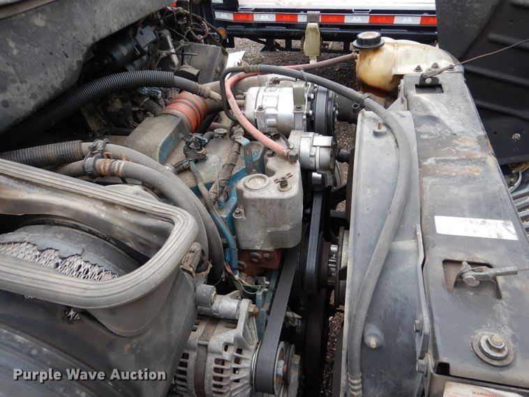 image for item AF9886 2003 International 4400  flatbed truck