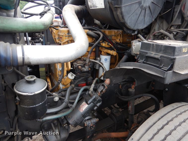 image for item AF9887 2002 Sterling A9500  truck cab and chassis