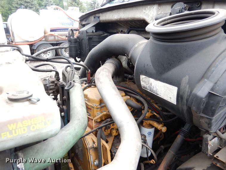 image for item AF9887 2002 Sterling A9500  truck cab and chassis