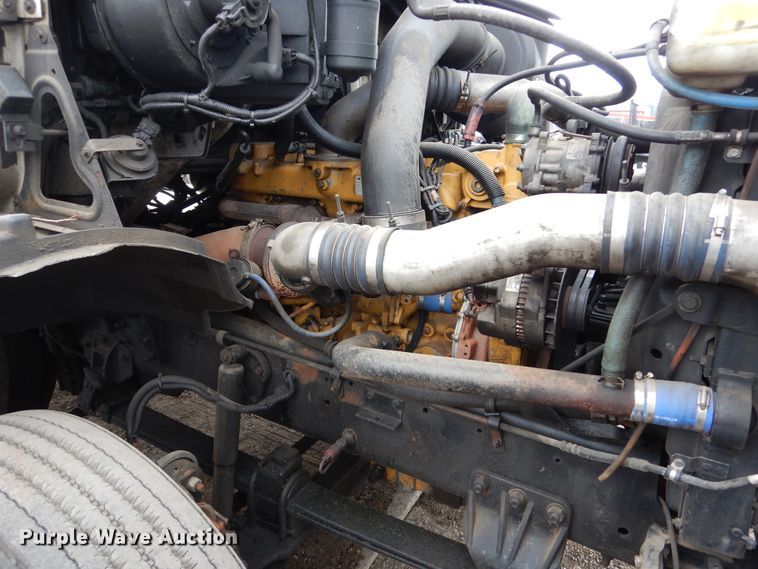 image for item AF9887 2002 Sterling A9500  truck cab and chassis