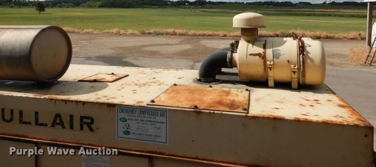 image for item AF9888 Sullair 185PDQ  air compressor