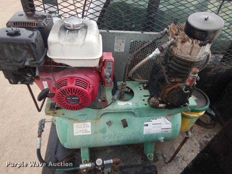 image for item DC2021 2000 Ford F650  flatbed truck with fuel / lube system