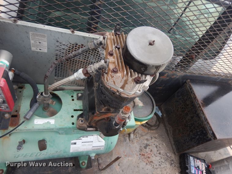 image for item DC2021 2000 Ford F650  flatbed truck with fuel / lube system