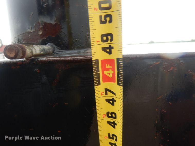 image for item DC2021 2000 Ford F650  flatbed truck with fuel / lube system