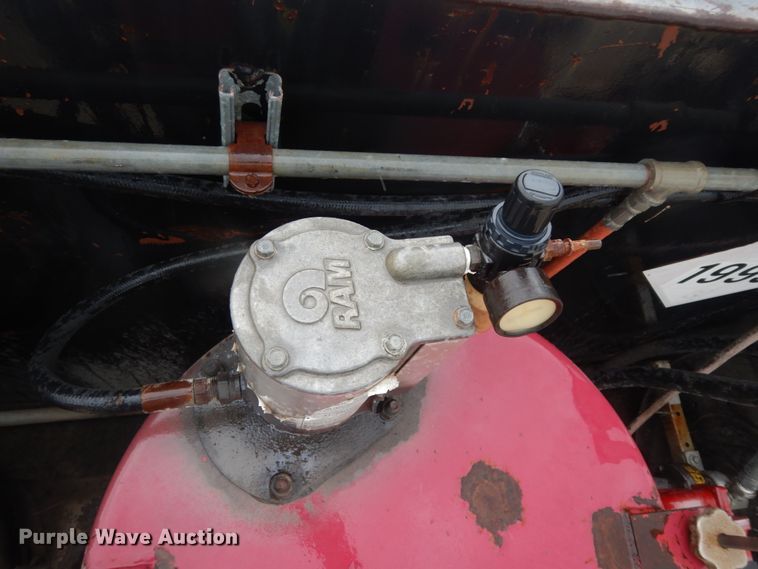 image for item DC2021 2000 Ford F650  flatbed truck with fuel / lube system