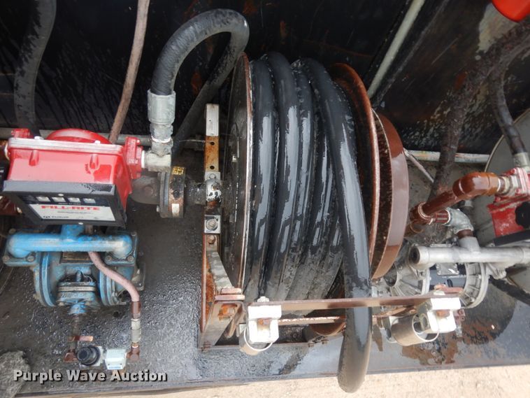 image for item DC2021 2000 Ford F650  flatbed truck with fuel / lube system