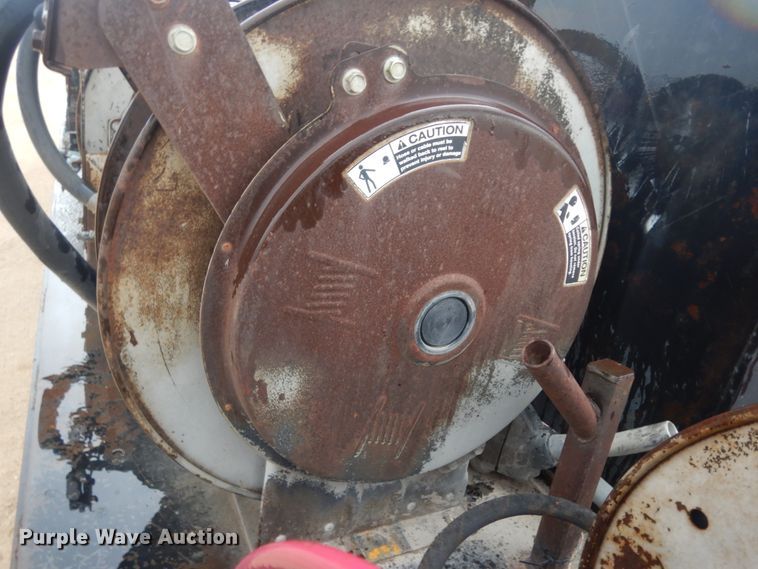 image for item DC2021 2000 Ford F650  flatbed truck with fuel / lube system