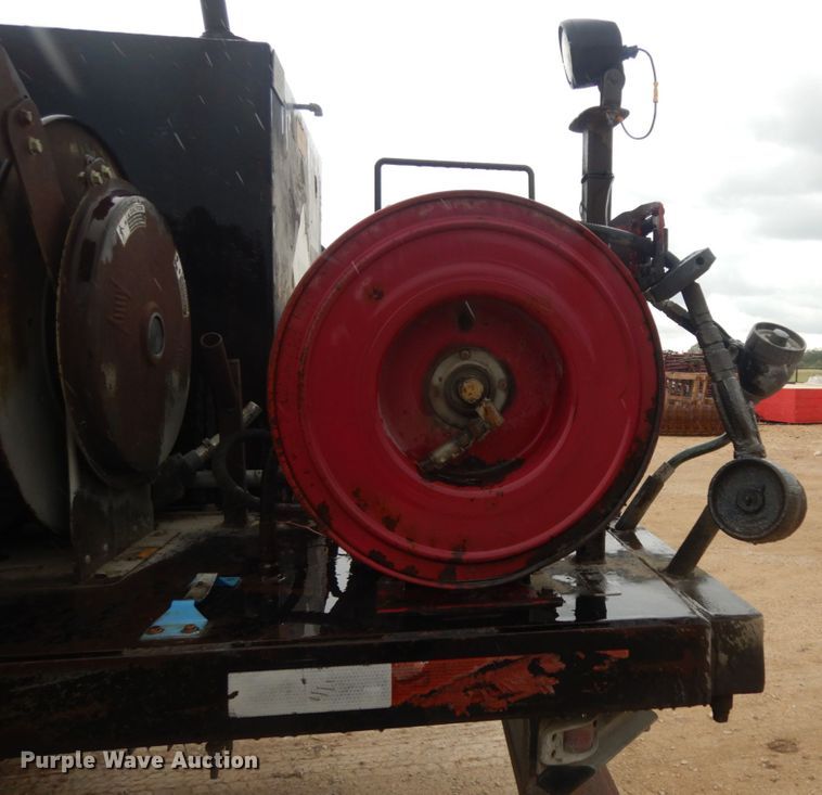 image for item DC2021 2000 Ford F650  flatbed truck with fuel / lube system