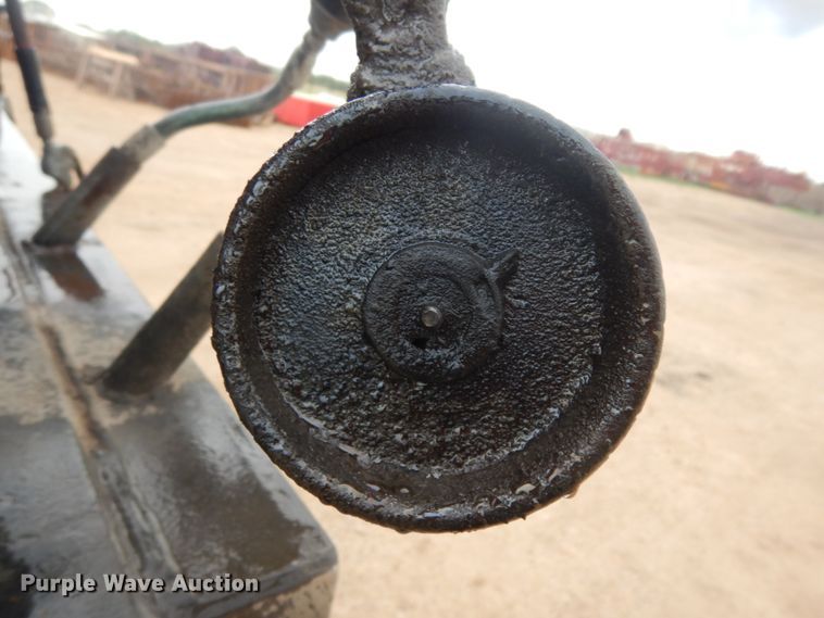 image for item DC2021 2000 Ford F650  flatbed truck with fuel / lube system