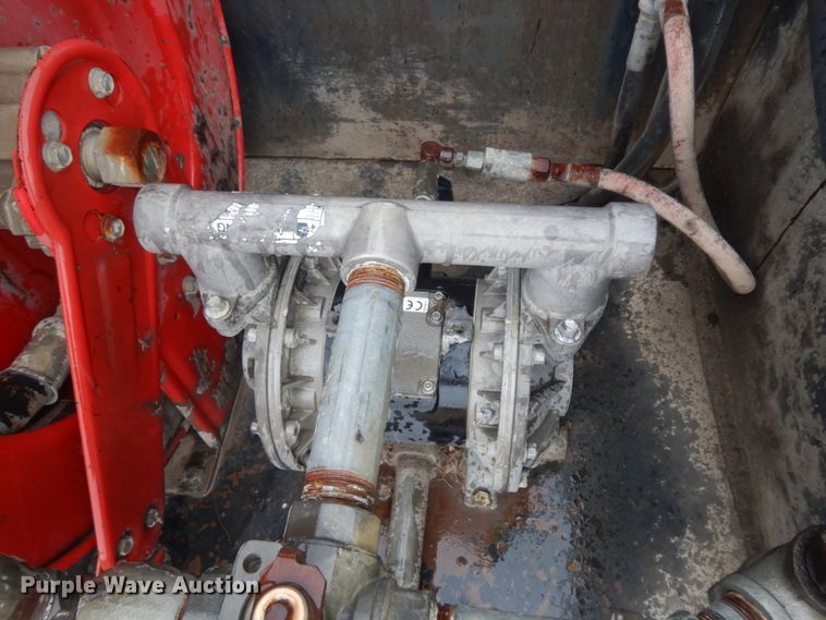 image for item DC2021 2000 Ford F650  flatbed truck with fuel / lube system