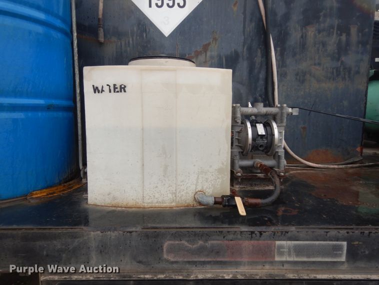 image for item DC2021 2000 Ford F650  flatbed truck with fuel / lube system