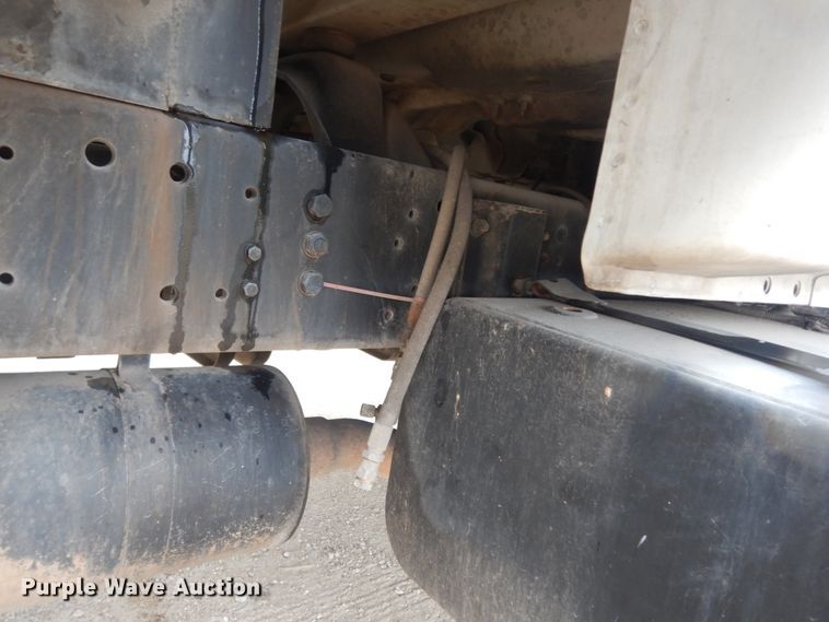 image for item DC2021 2000 Ford F650  flatbed truck with fuel / lube system