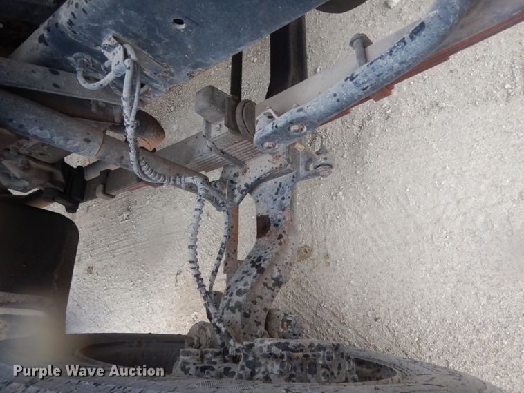 image for item DC2021 2000 Ford F650  flatbed truck with fuel / lube system