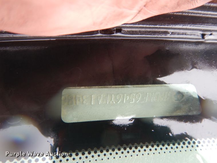 image for item DC2021 2000 Ford F650  flatbed truck with fuel / lube system